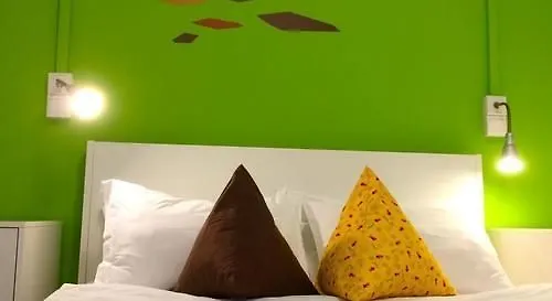 סינגפור Five Stones Hostel